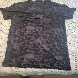 Grey camo active tee